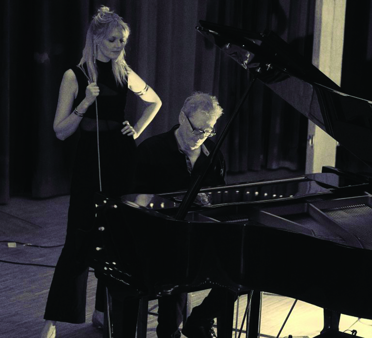 Duo Smoky Stage