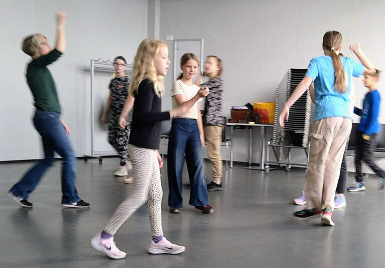 Theaterspaß im Baumhaus!