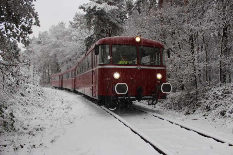 Im „Roten Brummer“ nostalgisch zum Hattinger Weihnachtsmarkt
